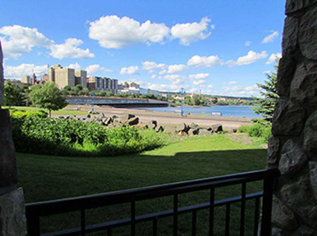 Canal Park Lodge Duluth Servis gambar